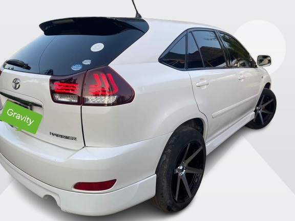 Toyota Harrier - view 3