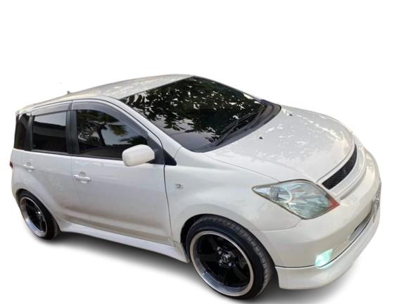 Toyota IST - view 6
