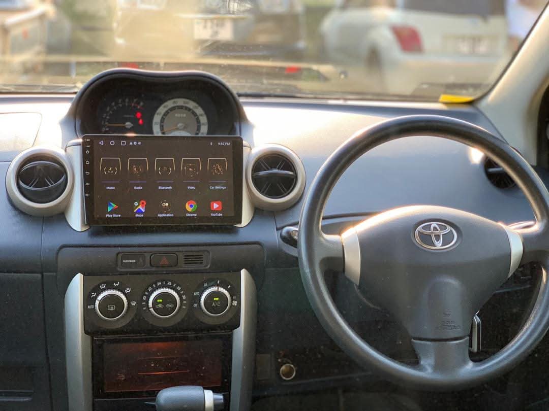 Toyota IST - view 4