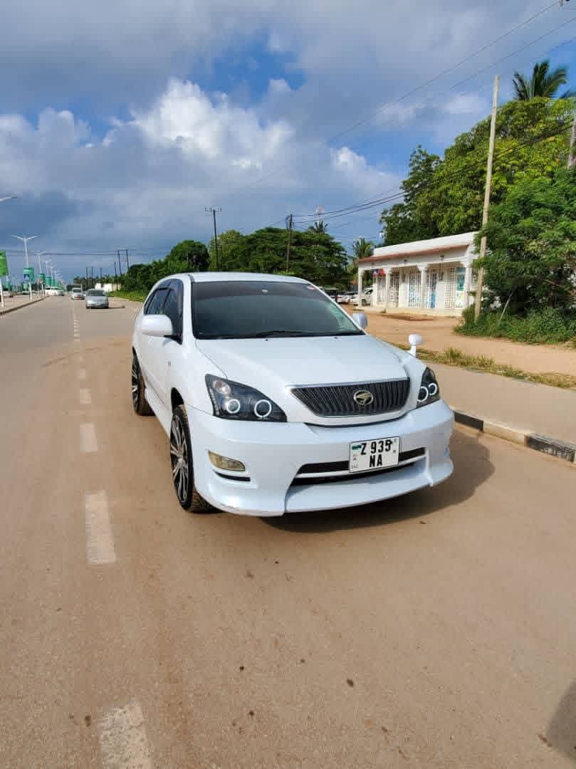 Harrier Toyota - view 3